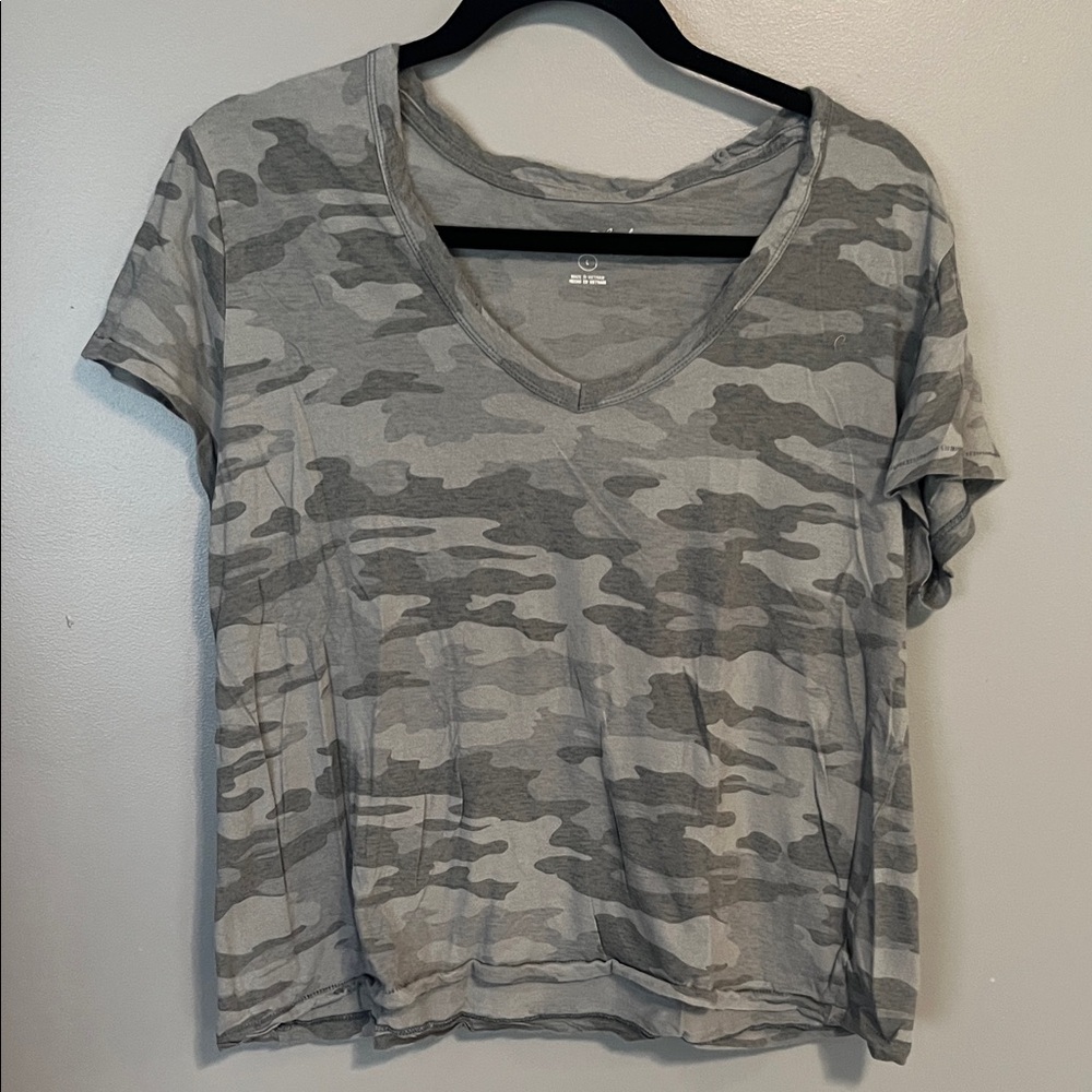 Universal Thread Gray Camo V-Neck Tee